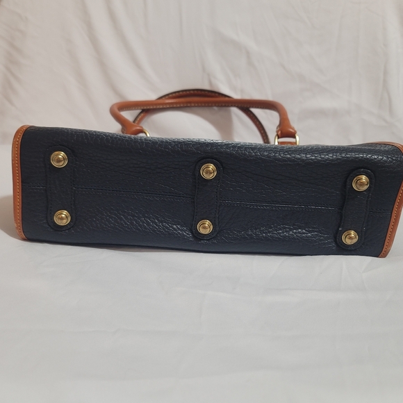 Dooney & Burke Rare Black & British Tan Vintage Shoulder Satchel - Picture 7 of 12